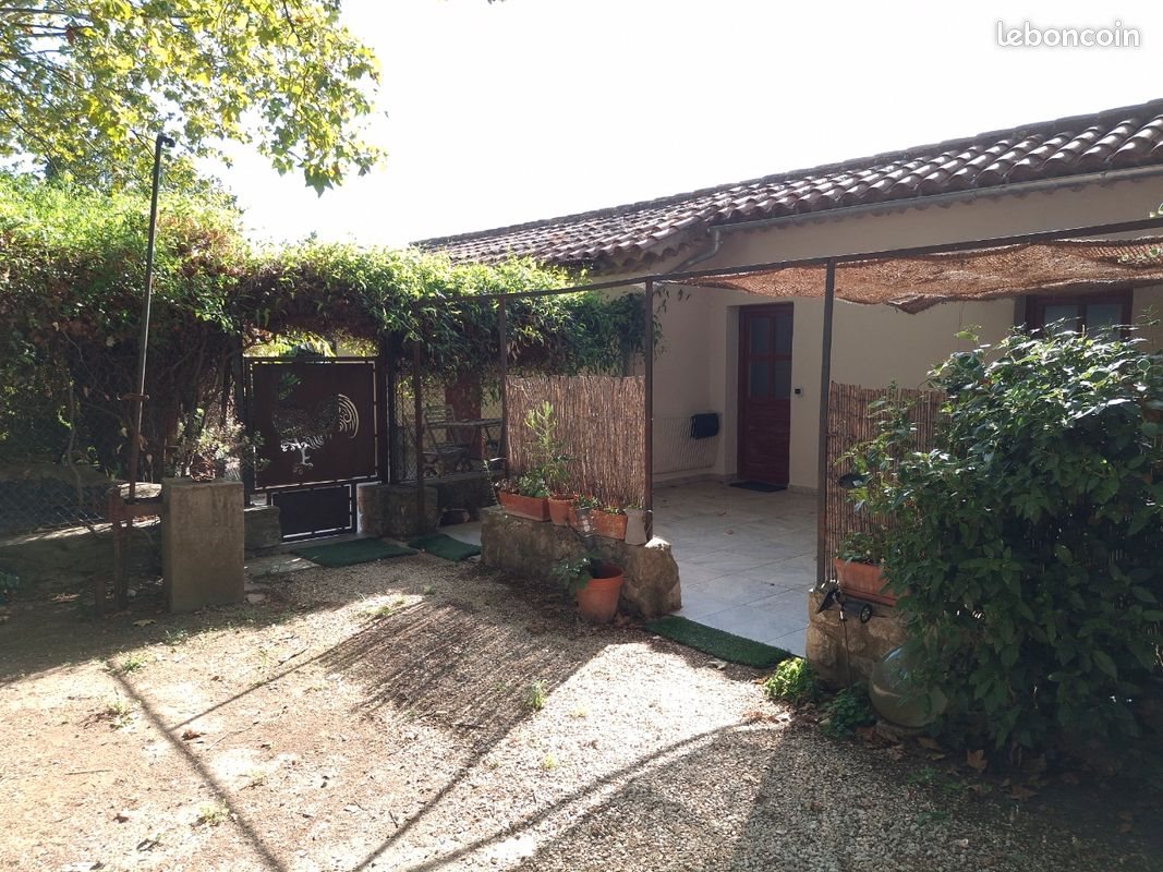 Maison à louer, 31m², Solliès-Pont