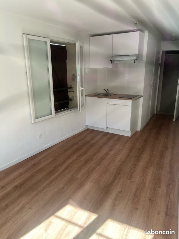 Appartement à louer, 17m², Marignane