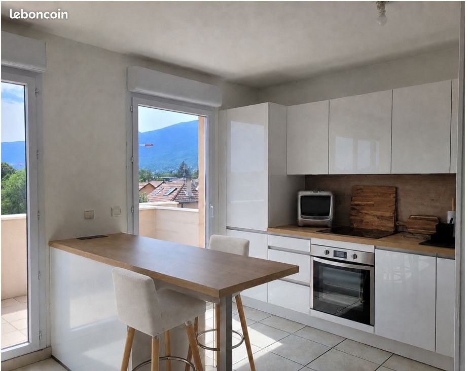 Appartement à louer, 70m², Saint-Genis-Pouilly