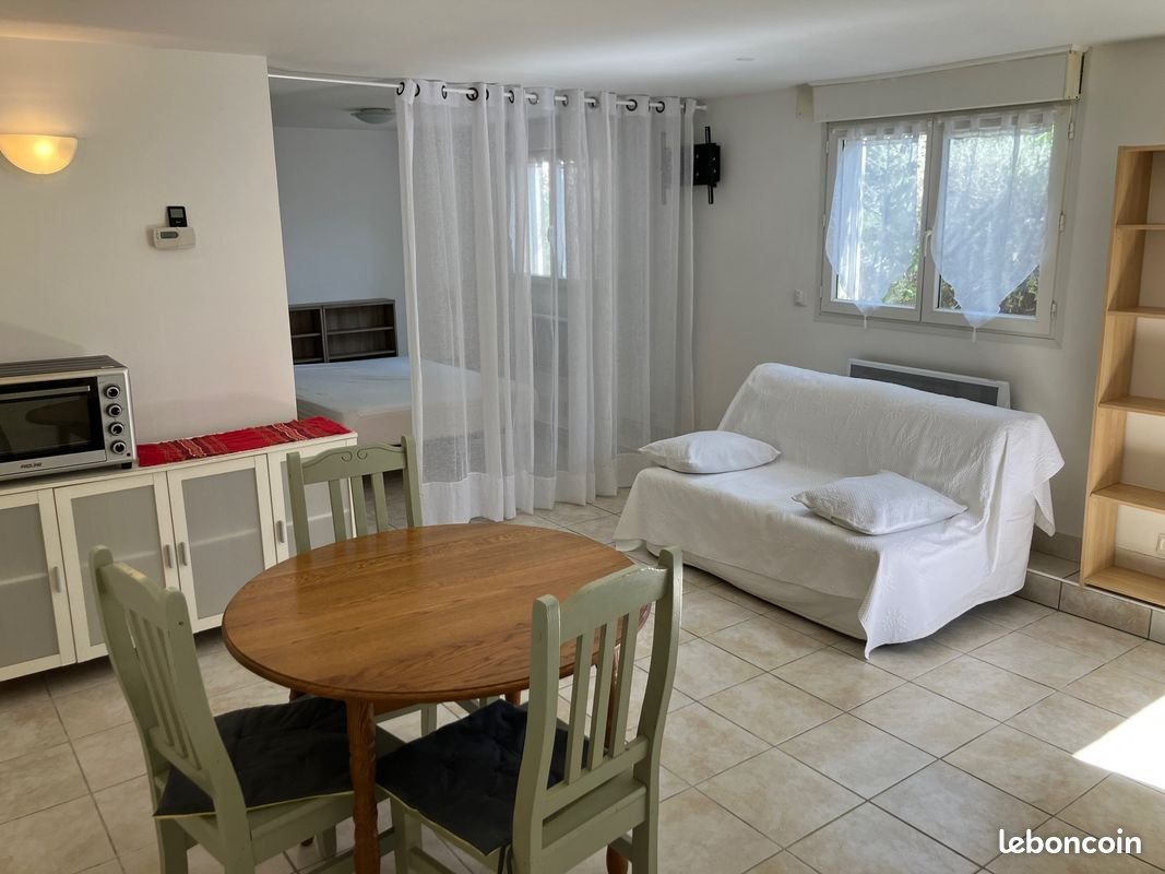 Appartement à louer, 40m², Vailhauquès