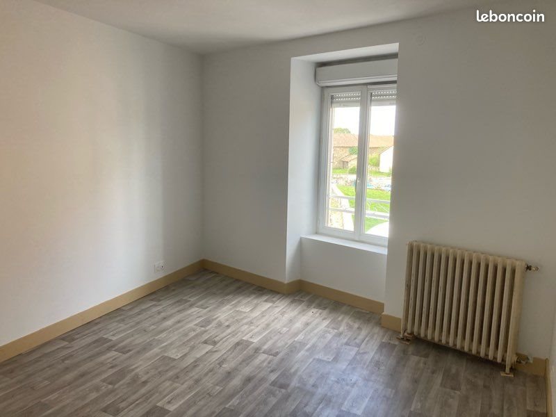 Appartement à louer, 81m², Châlus