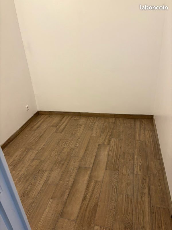 Appartement à louer, 29m², Saint-Vallier-de-Thiey