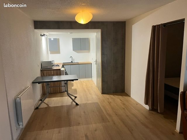 Appartement à louer, 45m², Theix