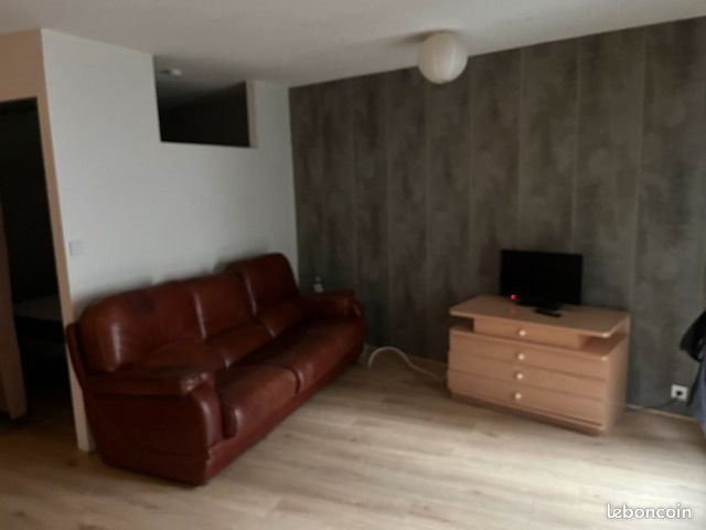 Appartement à louer, 45m², Theix