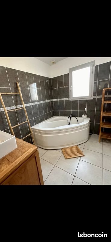Maison à louer, 105m², Malves-en-Minervois