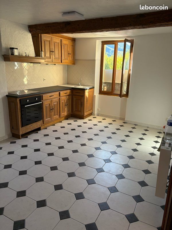 Appartement à louer, 46m², Puget-Théniers