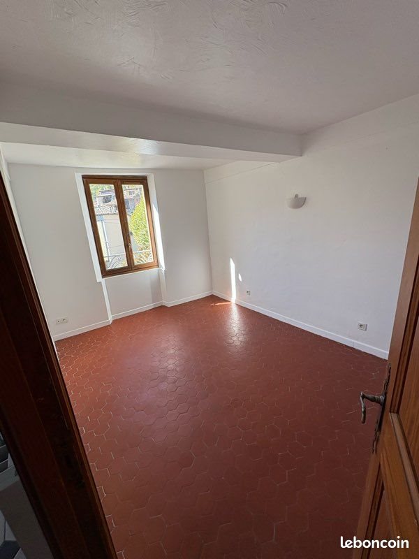 Appartement à louer, 46m², Puget-Théniers