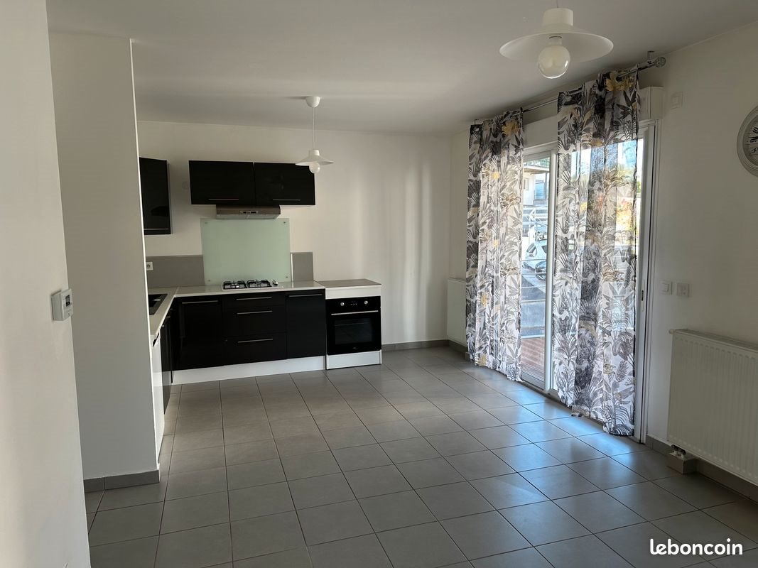 Appartement à louer, 61m², Ceyrat