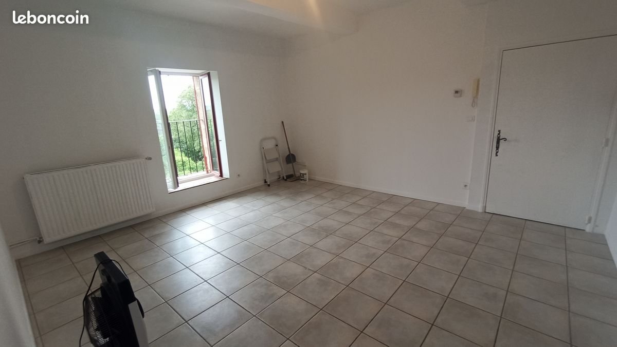 Appartement à louer, 67m², Sernhac
