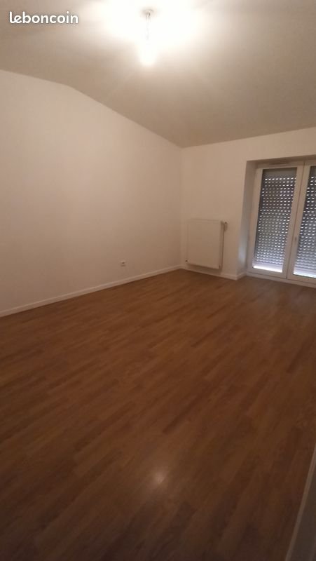 Appartement à louer, 67m², Sernhac