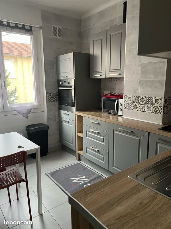 Appartement à louer, 70m², Bron