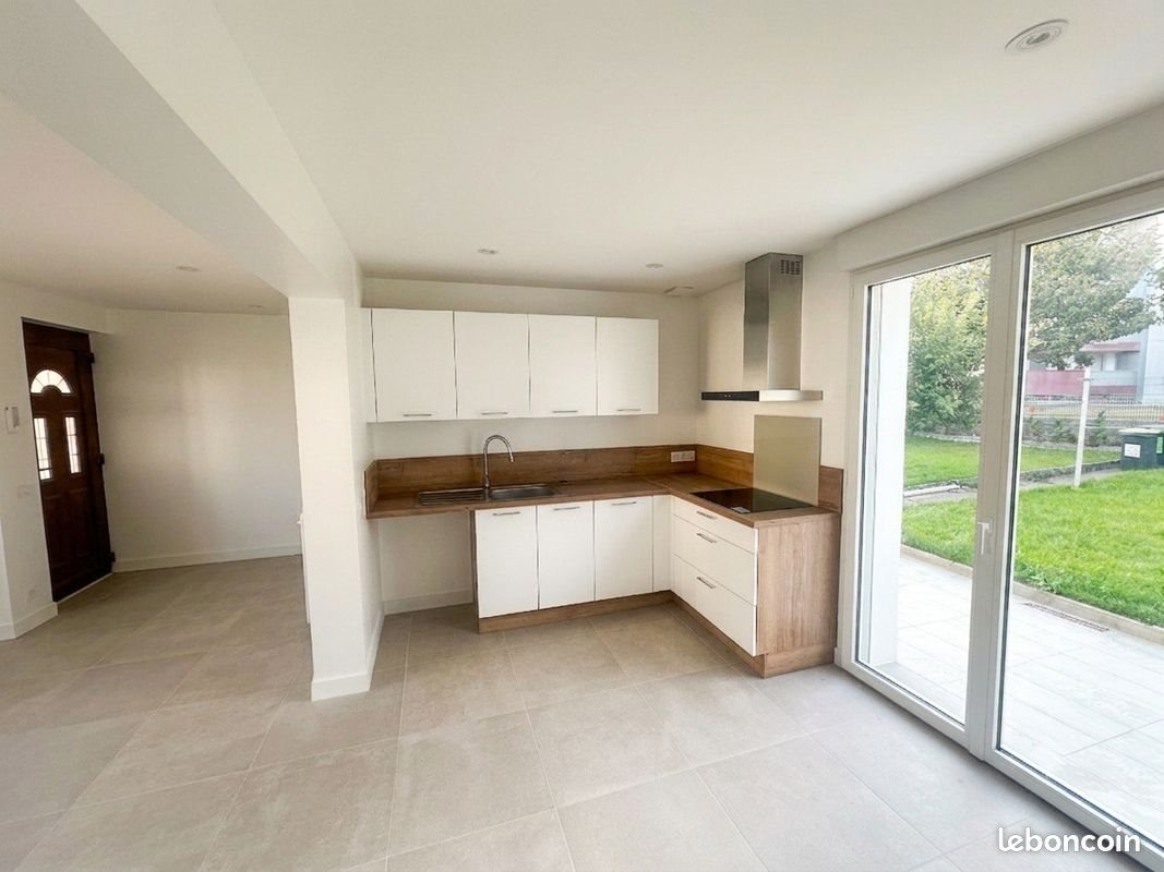 Maison à louer, 80m², Lanester