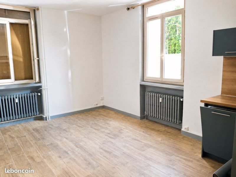 Appartement à louer, 65m², Savigneux