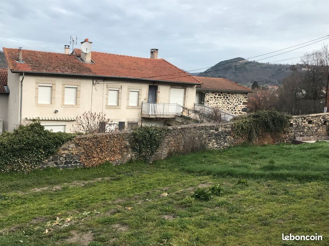 Appartement à louer, 90m², Coubon