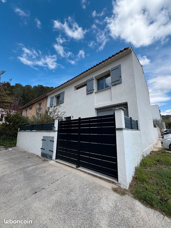 Maison à louer, 97m², Meyrargues