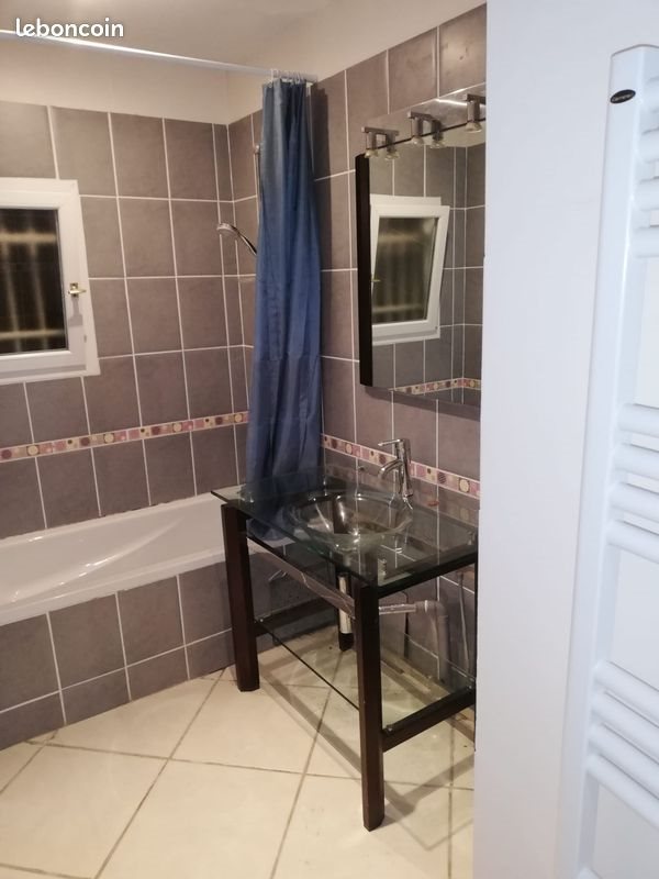 Appartement à louer, 80m², Pourrières