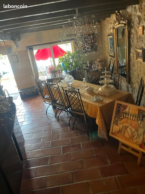 Maison à vendre, 200m², Vic-le-Fesq