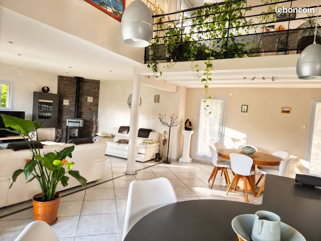 Maison à vendre, 135m², Génissieux