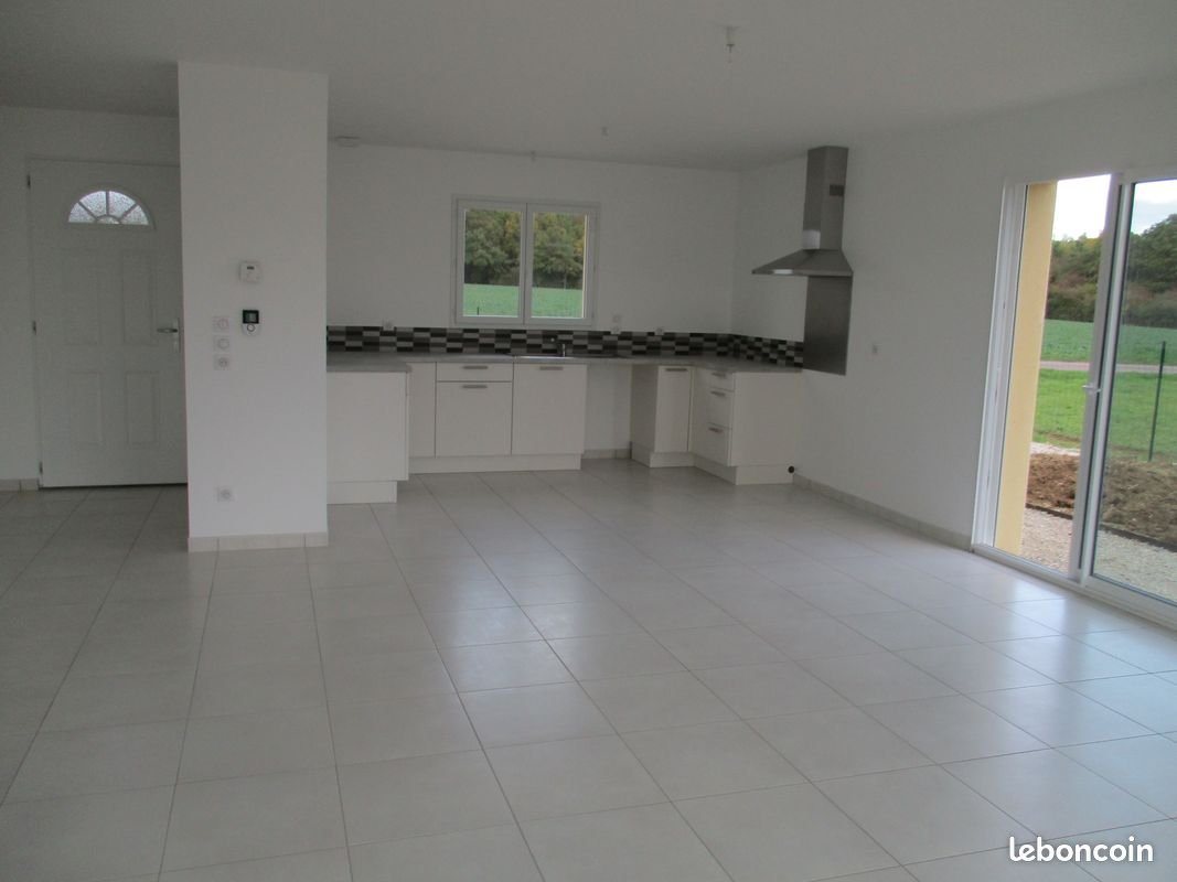 Maison à louer, 104m², Rully