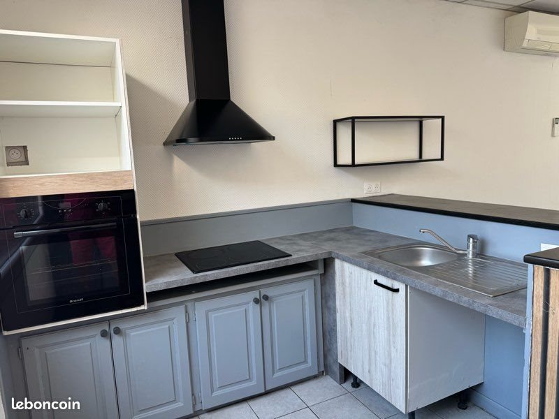 Appartement à louer, 200m², Sauzet