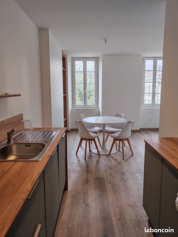 Appartement à louer, 60m², Rochefort