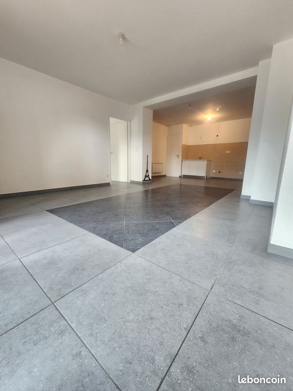 Appartement à louer, 70m², Roussillon