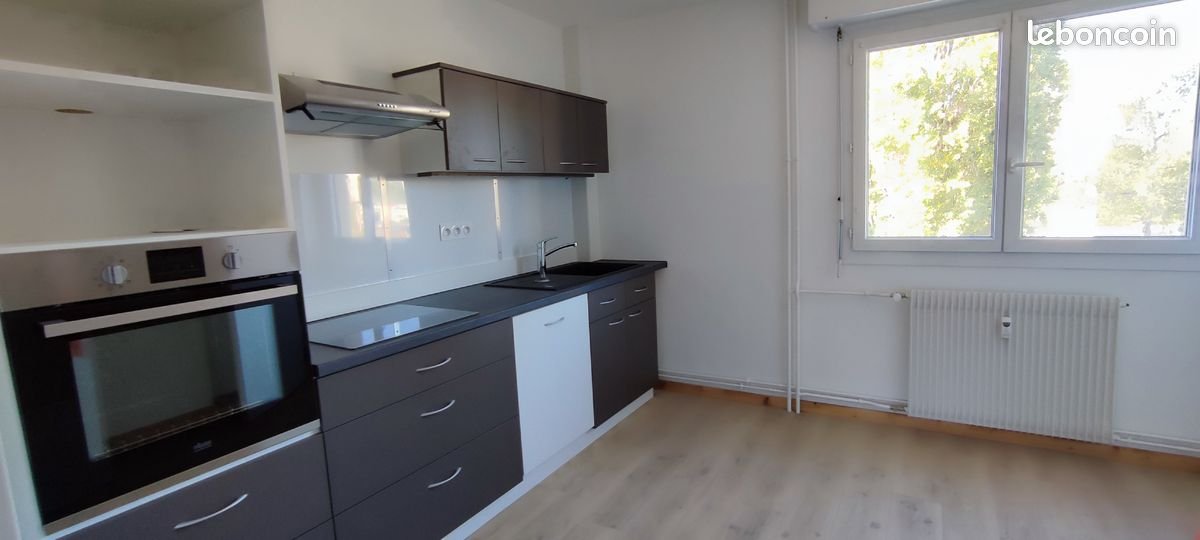 Appartement à louer, 74m², Perrigny