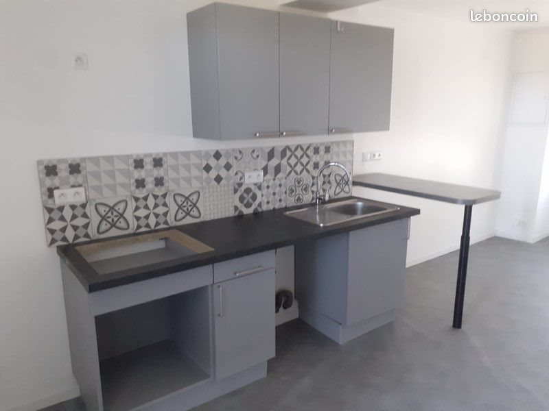 Appartement à louer, 45m², Champagnac