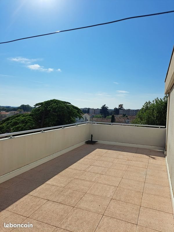Appartement à louer, 27m², Nîmes