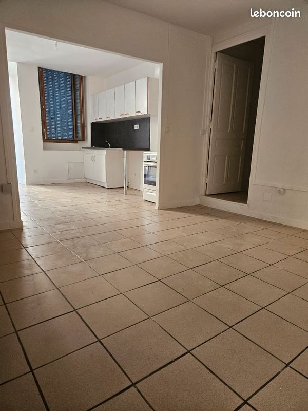 Appartement à louer, 57m², Serrières
