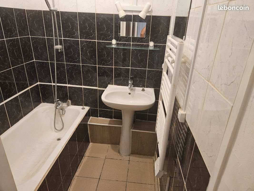 Appartement à louer, 57m², Serrières