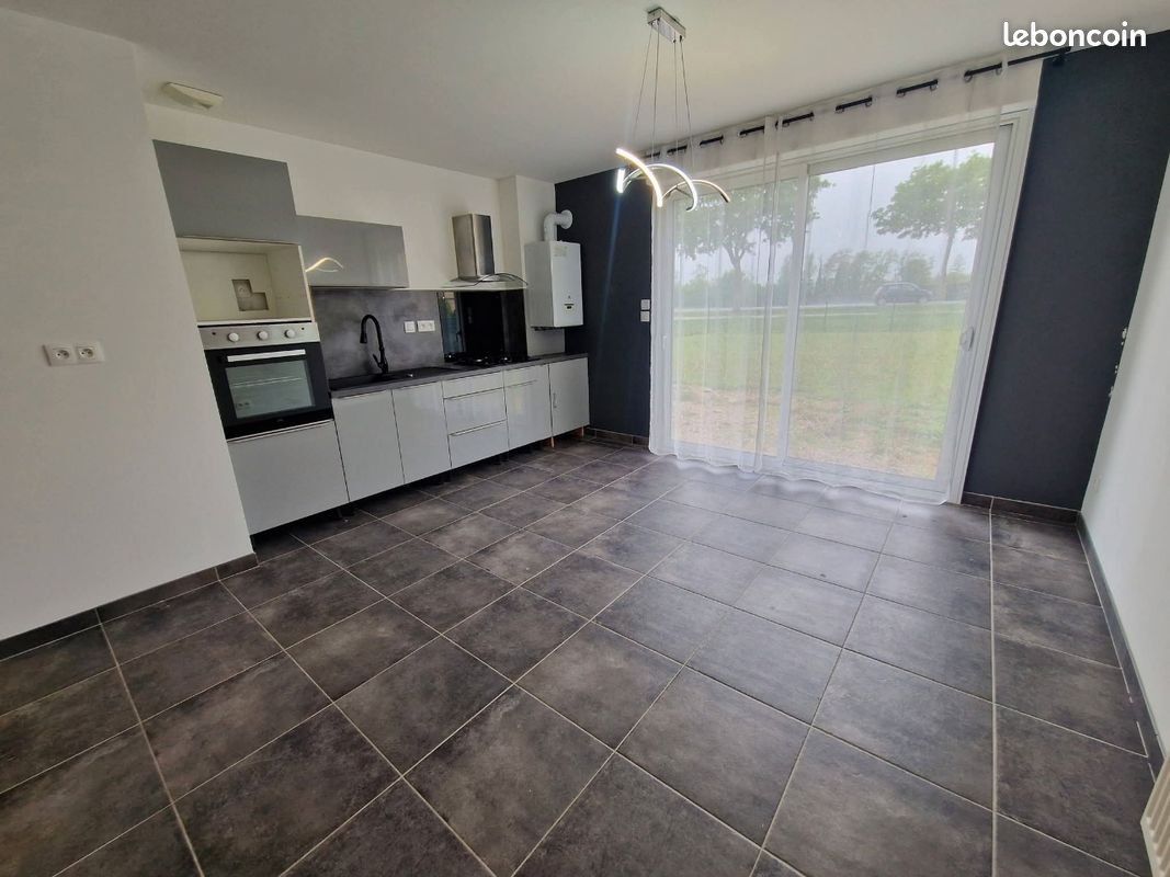 Maison à louer, 70m², Sarry