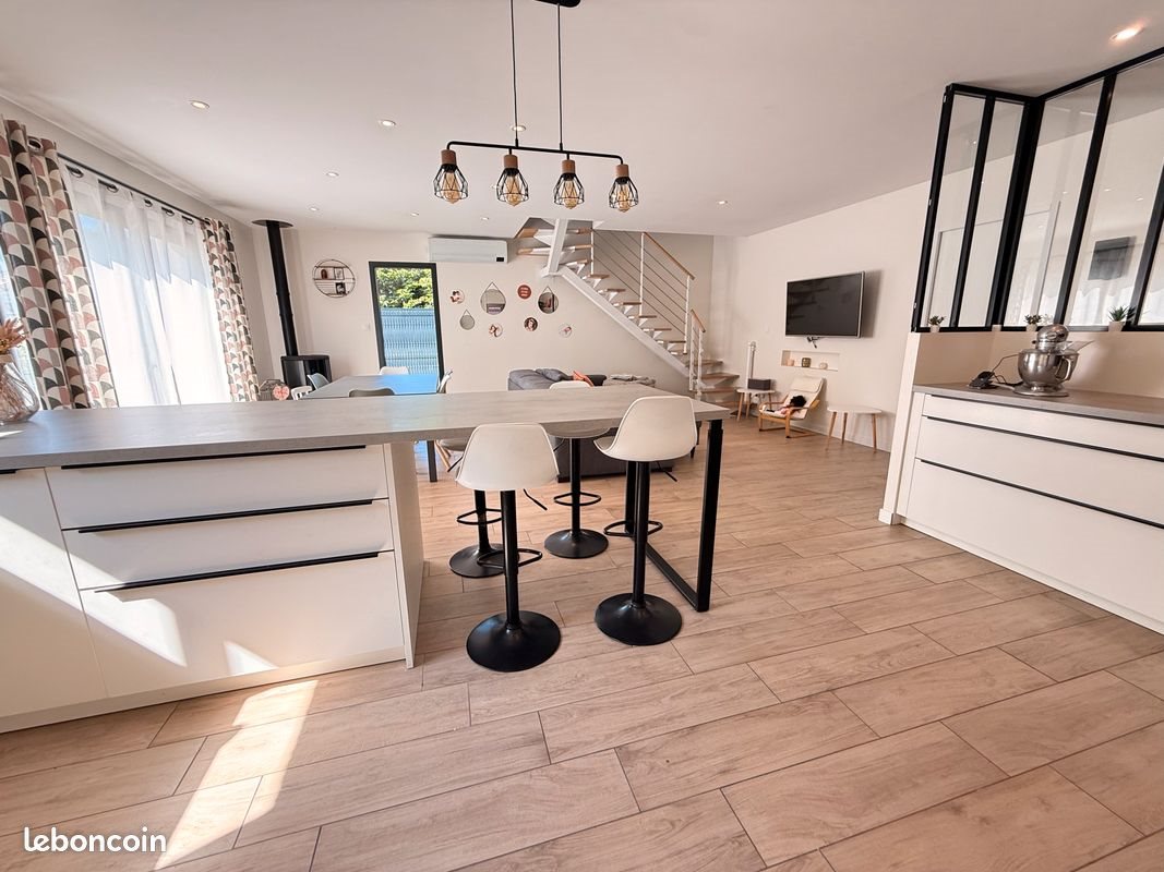Maison à louer, 145m², Villeneuve-Tolosane