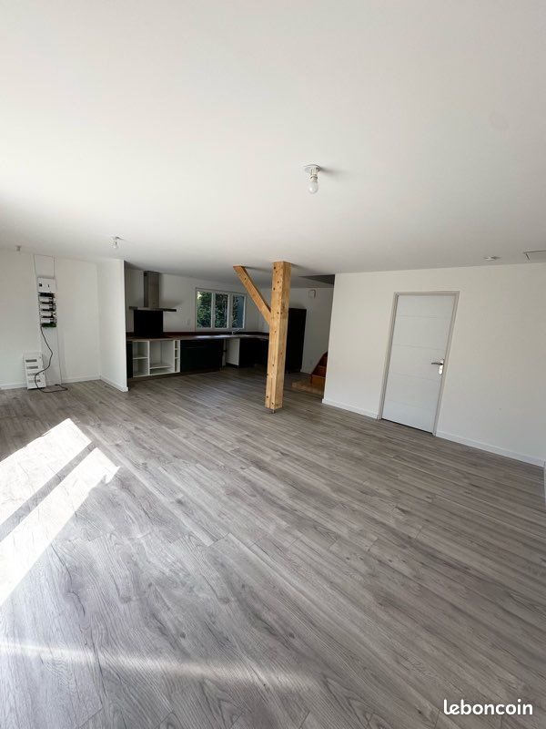 Maison à louer, 97m², Lézan