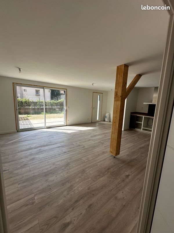 Maison à louer, 97m², Lézan