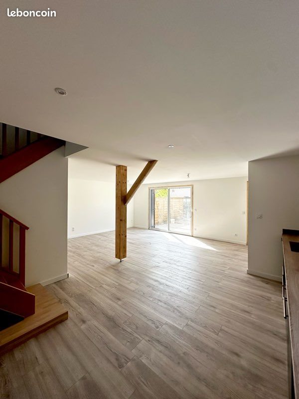 Maison à louer, 97m², Lézan