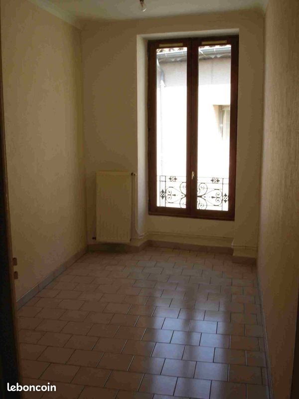 Appartement à louer, 28m², Nîmes