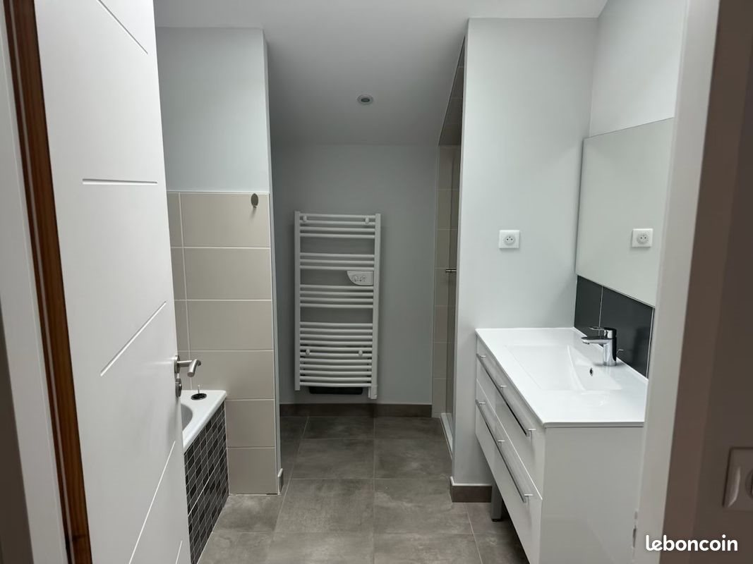 Maison à louer, 130m², Sainte-Colombe-en-Bruilhois
