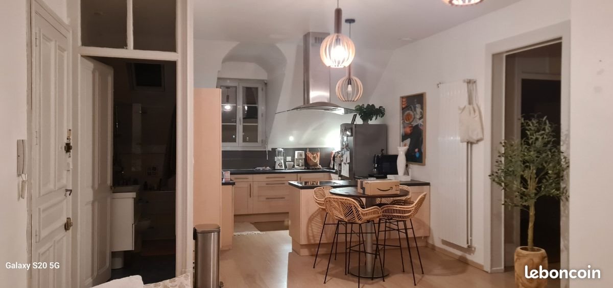 Appartement à louer, 70m², Gex