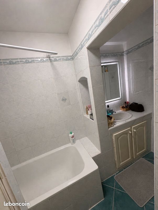 Maison à louer, 82m², Aramon