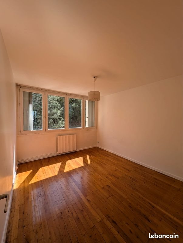 Appartement à louer, 2m², Saint-Etienne