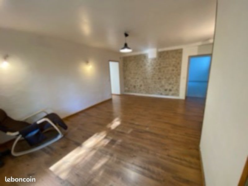Appartement à louer, 65m², Reillanne