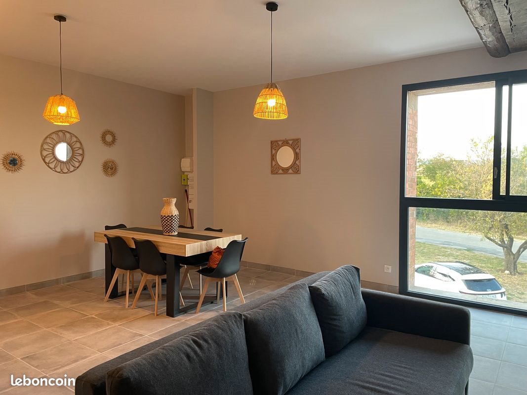 Appartement à louer, 75m², Villemoustaussou