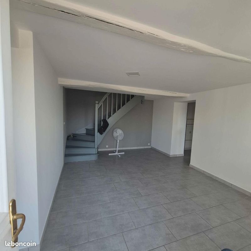 Appartement à louer, 84m², Brézins