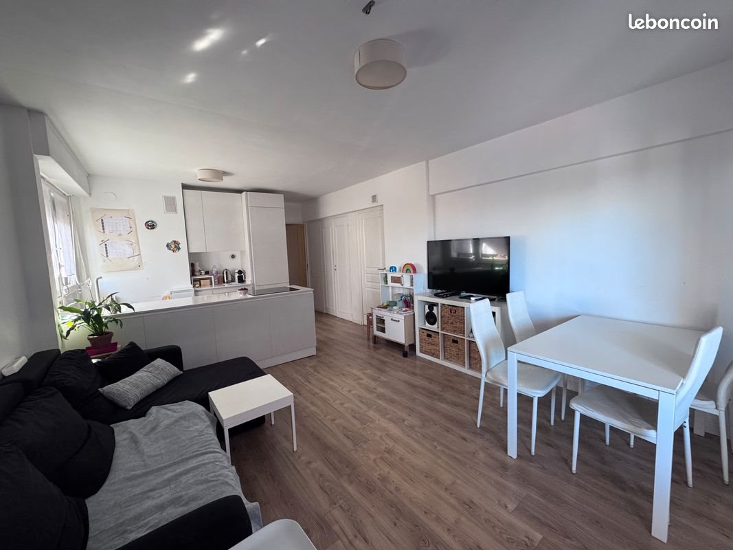 Appartement à louer, 65m², Antibes