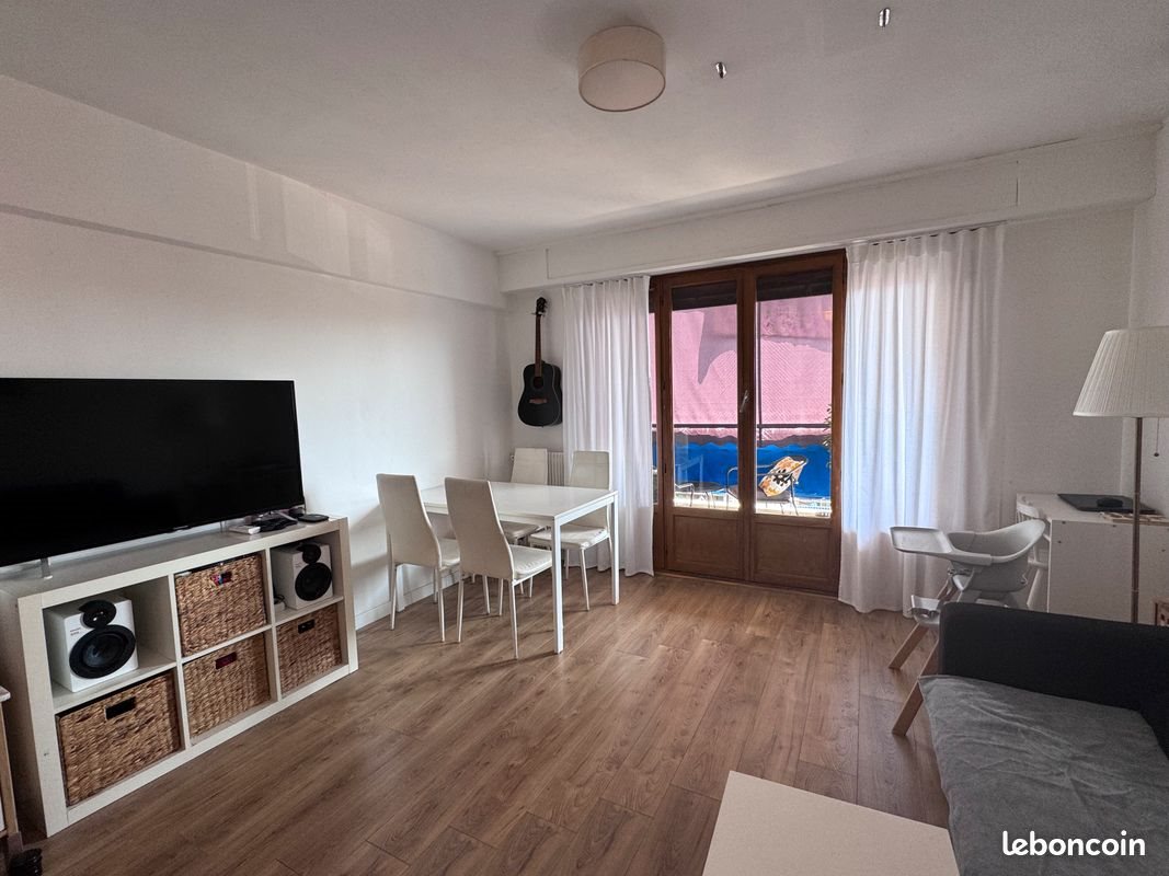 Appartement à louer, 65m², Antibes