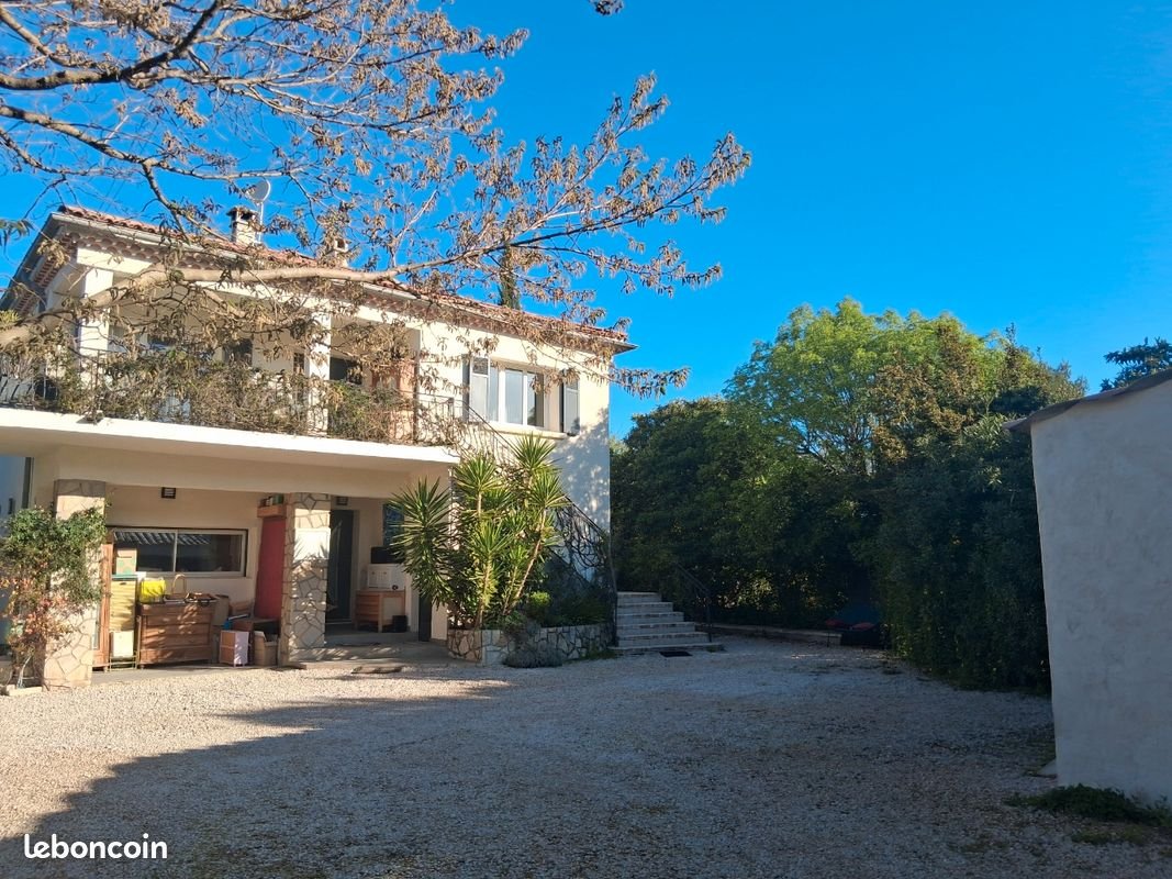 Appartement à louer, 96m², Gémenos