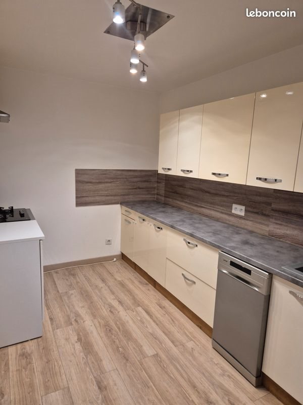 Appartement à louer, 80m², Peri