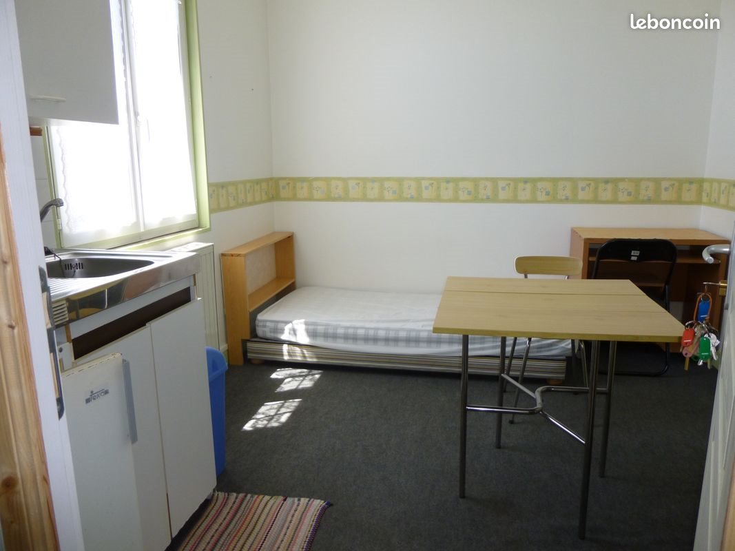 Appartement à louer, 15m², Saintes