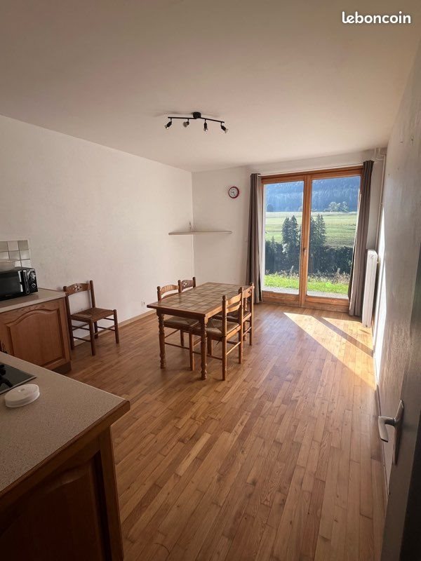 Appartement à louer, 55m², Verrières-de-Joux